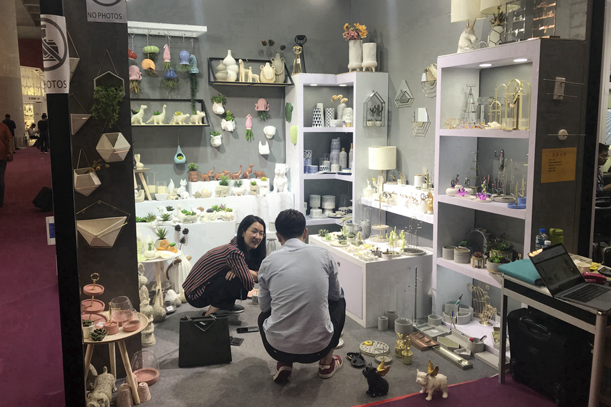 Stationery Organizer Supplier At Canton Fair Booth