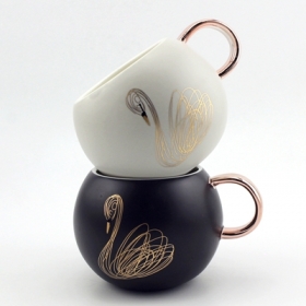 Porcelain Swan Mug Black and White